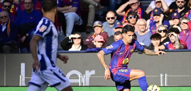 João Cancelo del FC Barcelona en acción durante el partido de liga contra el Levante UD.