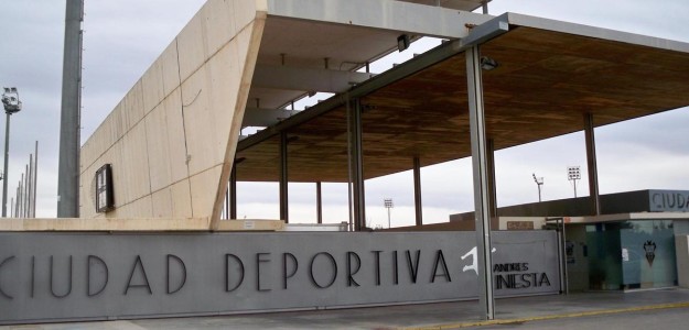 Jugadoras del Valencia CF Femenino durante un entrenamiento en la Ciudad Deportiva