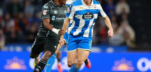 Jugadores del CD Castellón celebran gol ante Deportivo Castalia