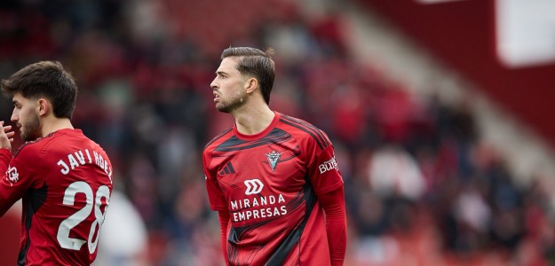 Alberto Marí durante un partido con el CD Mirandés esta temporada