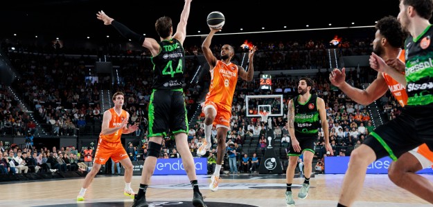 Brancou Badio celebra canasta Valencia Basket Copa Rey semifinales
