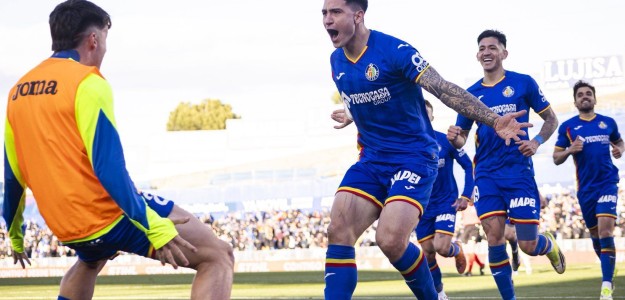 Jugadores del Villarreal tras la derrota ante el Getafe en el Coliseum