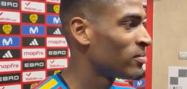 Cristhian Mosquera celebra su debut con la Selección Española Sub-21