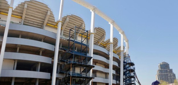 Kiat Lim inspecciona obras Nou Mestalla junto directivos Valencia CF
