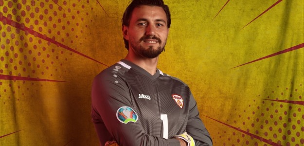 Dimitrievski durante un partido con la selección de Macedonia del Norte
