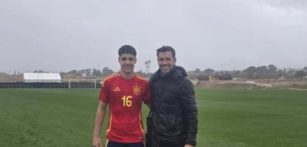 David Albelda Jr. durante un entrenamiento con el Valencia CF Cadete A
