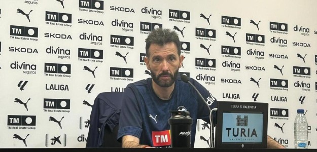 Carlos Corberán en rueda de prensa previa al partido contra el Sevilla