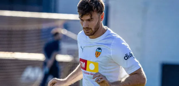 Lucas Beltrán durante un entrenamiento del Valencia CF en la Ciudad Deportiva