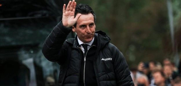 Unai Emery dirigiendo al Aston Villa en Europa League cuartos final