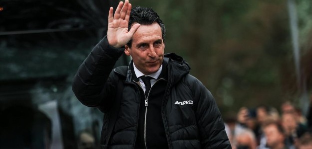 Unai Emery dirigiendo al Aston Villa en Europa League cuartos final