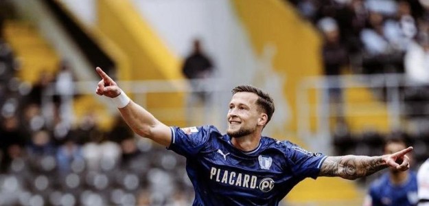 Justin de Haas celebra gol con camiseta del Famalicao antes fichaje Valencia CF