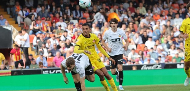 Ramazani celebra su gol ante el Girona en Mestalla