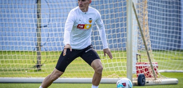 Hugo Duro y Unai Núñez durante entrenamiento Valencia CF
