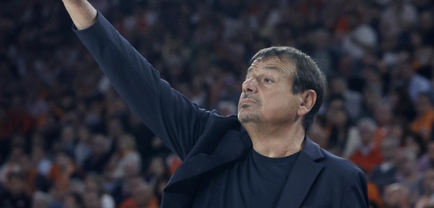 Ergin Ataman durante el partido Panathinaikos Valencia Basket playoff