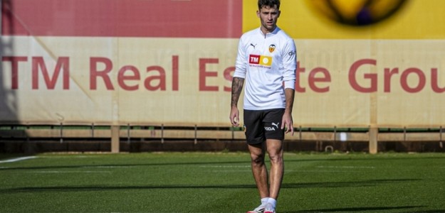 Entrenamiento Valencia CF sin centrales disponibles para Mallorca