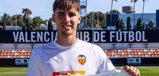 Rubén Torres defensa central Valencia CF cantera renovación contrato