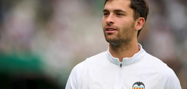 Hugo Duro y Unai Núñez durante entrenamiento Valencia CF