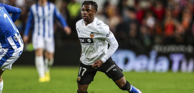 Largie Ramazani durante un partido del Valencia CF en Mestalla