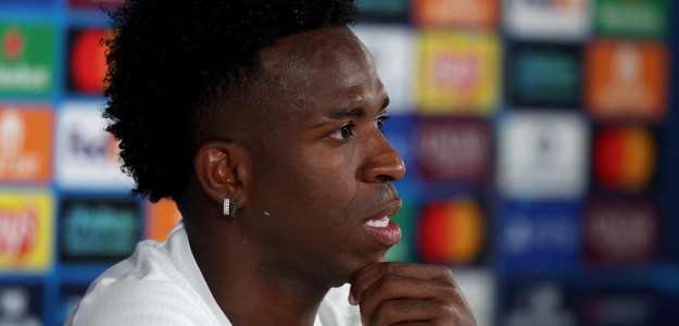 Yarek Gasiorowski celebra título Eredivisie con PSV Eindhoven