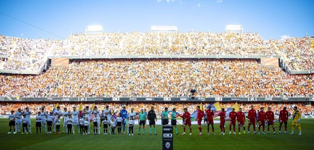 Fran Pérez durante el partido Valencia CF Rayo Vallecano en Mestalla