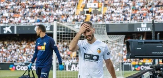 José Luis Gayà durante el partido ante el Rayo Vallecano en Mestalla
