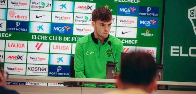 Aleix Febas durante rueda de prensa rechazando ofertas Elche CF
