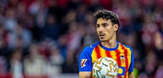 André Almeida durante un partido del Valencia CF en Mestalla