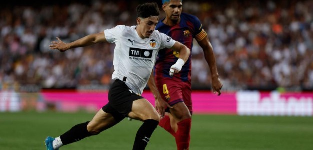 Diego López sale lesionado durante Valencia CF Barcelona en Mestalla