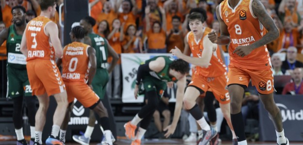 Jugadores Valencia Basket durante entrenamiento previo playoff Euroliga Panathinaikos