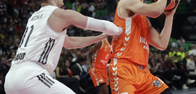 Jaime Pradilla durante el partido de Valencia Basket en Euroliga