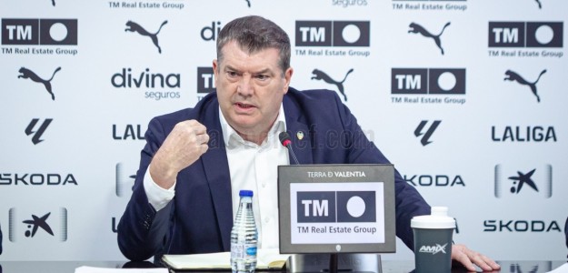 Ron Gourlay en rueda de prensa como CEO del Valencia CF