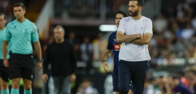 Carlos Corberán en rueda de prensa tras Valencia Barcelona