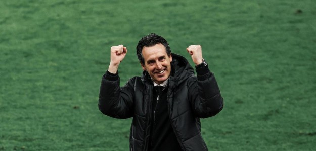Unai Emery dirigiendo al Aston Villa en la final de Europa League