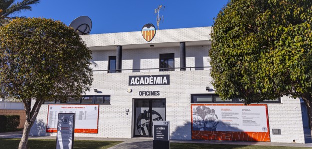 Liam Videla durante un entrenamiento con el Valencia CF Infantil A