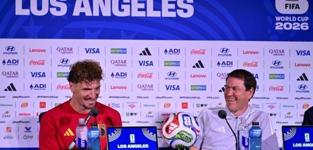 Thomas Meunier con el Lille en partido de Champions League temporada 2024-25