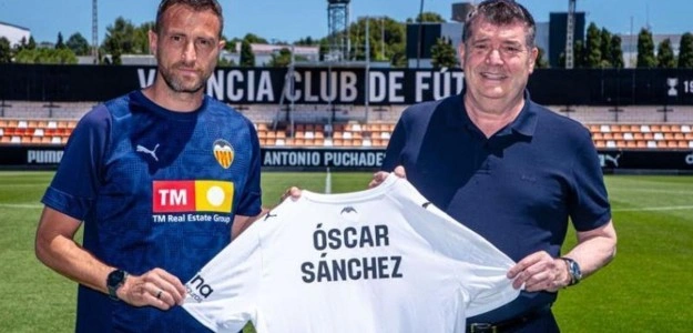 Óscar Sánchez durante un entrenamiento del VCF Mestalla en la Ciudad Deportiva