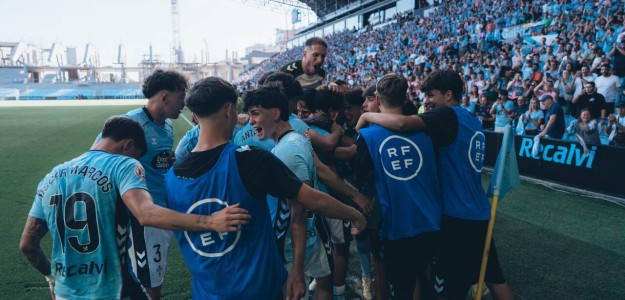 Hugo González celebra doblete en el ascenso del Celta Fortuna a Segunda División