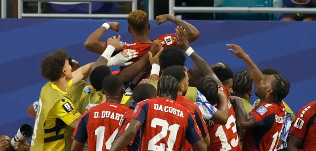 Jugadores de España celebrando gol ante Arabia Saudí en el Mundial