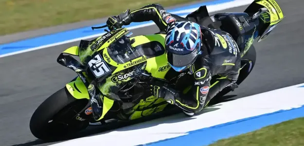Raúl Fernández celebra su victoria en la sprint de Assen MotoGP