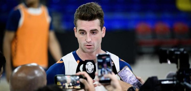 Nate Reuvers entrenamiento Valencia Basket final ACB Palau Blaugrana 2026