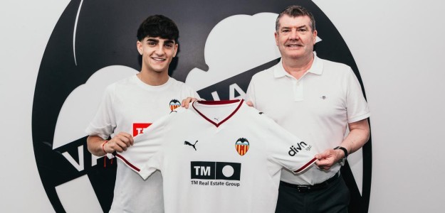 Víctor Jr. mediapunta Valencia CF VCF Mestalla Segunda Federación temporada 2025-26