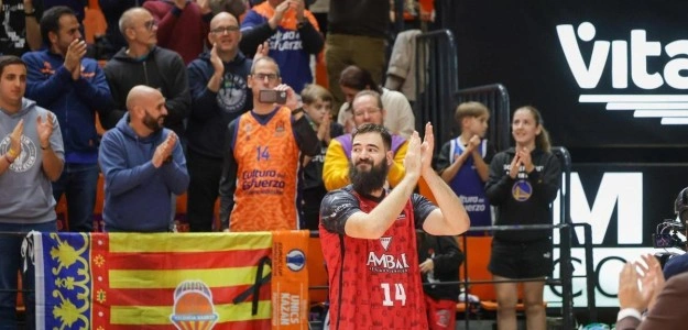Bojan Dubljevic celebrando título Liga Endesa 2017 Valencia Basket