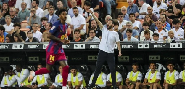 Darío Navarro nuevo especialista en balón parado del Valencia CF