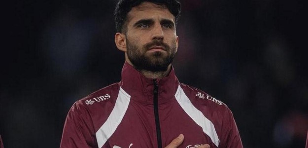 Eray Cömert durante un entrenamiento con el Valencia CF en la Ciudad Deportiva