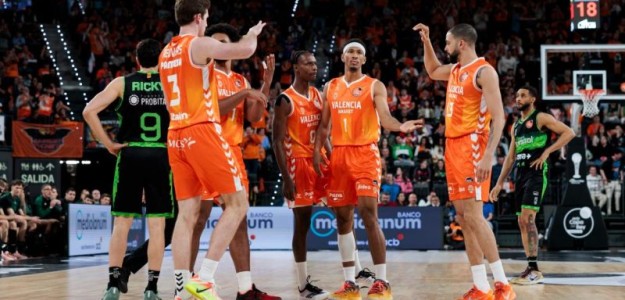 Josep Puerto entrenando con Valencia Basket antes de la final de la Liga Endesa