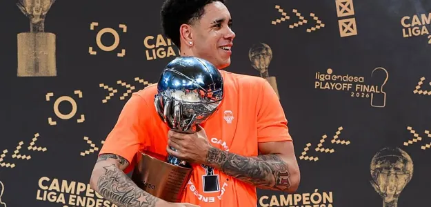 Isaac Nogués durante un partido con Valencia Basket en la Fonteta