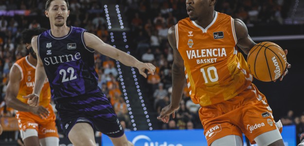 Josep Puerto recibe el Trofeo al Esfuerzo de La Familia Taronja