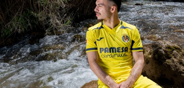 Georges Mikautadze posa con la nueva camiseta del Villarreal CF 2026-27