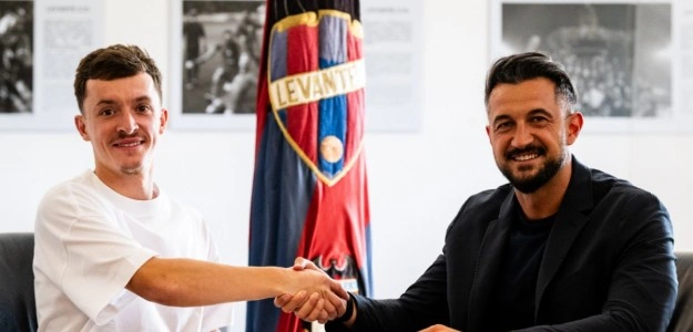 Enzo Bardeli centrocampista francés ficha Levante UD hasta 2029