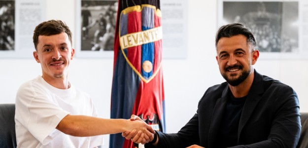 Enzo Bardeli centrocampista francés ficha Levante UD hasta 2029